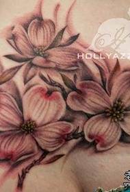 Abdominal Tattoo Modeli: Modeli i tatuazheve me lule barku me lule barku me katër petale
