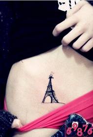 tatuaggio pancia della ragazza Parigi Torre Eiffel