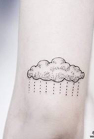 Modello di tatuaggio carino grande piccola nuvola fresca