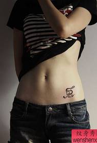Girl's abdomen a totem note tattoo patroon