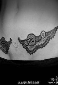 modèle de tatouage dentelle classique ventre fille