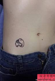 djevojčini trbuh mali slon tetovaža uzorak