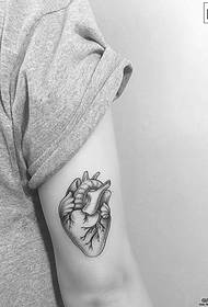 Babban Zuciyar Zuciya mai tsattsauran ra'ayi na Tattoo
