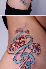 Modèle populaire de serrure d'amour de taille de beauté et modèle de tatouage principaux