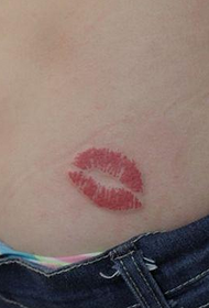 لڑکی کے کولہوں کلر ہونٹ ٹیٹو کی تصاویر پرنٹ
