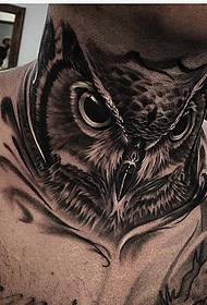 Europa i Amerika na vratu realističan uzorak tetovaže sova