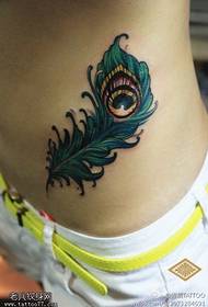moteriškos pilvo spalvos plunksnos tatuiruotės modelis