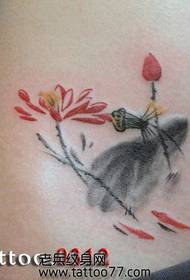 skønhed mave blæk maleri koi lotus tatovering mønster