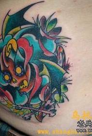 vzorec tetovaže kolkov: lepotni boki barva evropski in ameriški cvetovi lobanjski tatoo vzorec