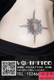 barriga bonita um belo ponto de padrão de totem de tatuagem tatuagem