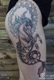 klasični van Gogh uzorak za tetovažu konja totem