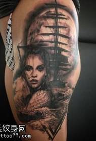 modello del tatuaggio di bellezza della vela dell'anca