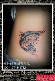 djevojka trbuh mali labud uzorak tetovaža