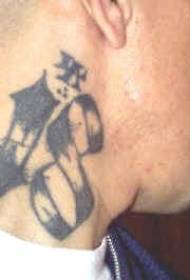 црни узорак дигиталне тетоваже за мушки врат