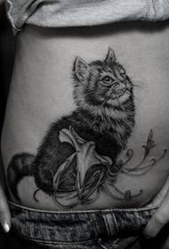 modello di tatuaggio gatto addome ragazza