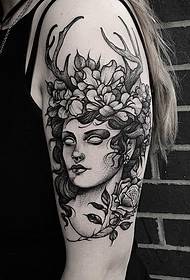 Patrón de tatuaje floral Bigbend Forest Girl