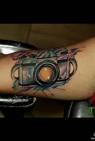 beso handiak zipriztin tinta barruan akuarela kamera tatuaje eredua