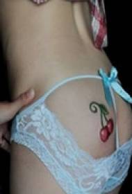 tatuaggio dell'anca fresco di moda