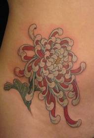 一款美女腹部菊花纹身图案
