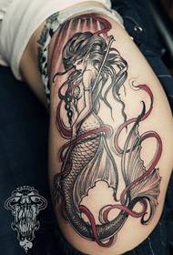 model de tatuaj de sirenă cu personalitate feminină de șold