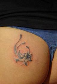 patrón de tatuaje de flor de cadera de belleza