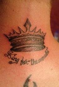 деколте за татуировка на писмото с черна корона