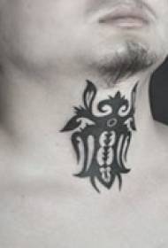 Men's neck front totem pattern