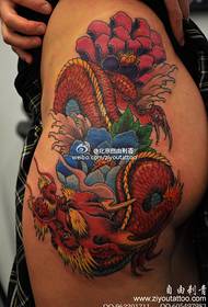 un bellissimo modello di tatuaggio drago prepotente natiche