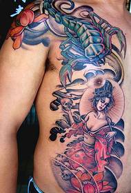 малюнак татуіроўкі на грудзях жывата: жывот скарпіёна класічны прыгажосць татуіроўкі класічны ўзор