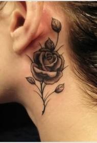 bellissimo modello di tatuaggio rosa nera dopo l'orecchio