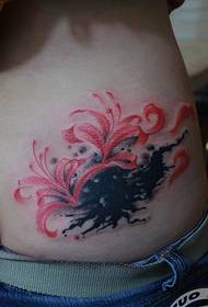 flickans höfter ser bra ut tatueringsmönster för sidablommor 31508 - en vacker tatuerad färg på de vackra skinkorna