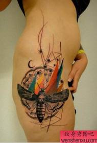 per tutti un modello di tatuaggio femminile sexy