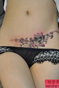 dekle trebušček črnilo slikanje slog lotus tatoo vzorec