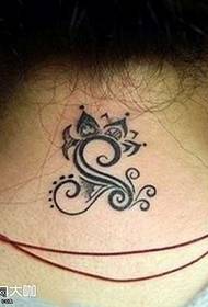 Flor de la personalitat del coll Patró del tatuatge