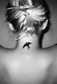 Uwekaji Tattoo ya Tumbo