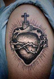 Big European and American school heart cross tattoo pattern
