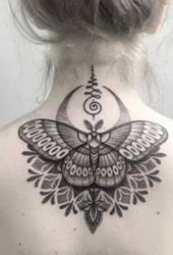 vacker tjej rygg hals tatuering blomma tatuering mönster