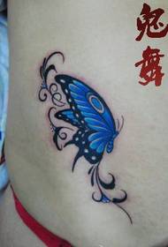 Абдомен на девојка убава боја тетоважа шема пеперутка шема