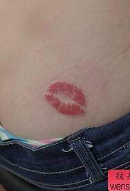 Mädchen Hüften Farbe Lip Print Tattoo Muster