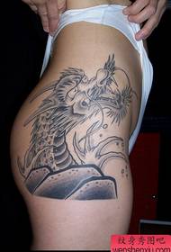 in the female hip tattoo model 31678 - beauty belly butterfly tattoo - Japanese Huang Yan tattoo works