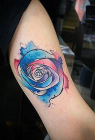 Биг Роуз Розова убава шема на тетоважа со поздрави