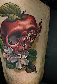 Patron de tatuatge europeu i americà en flor de poma a flor de flor