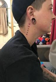 tatuu di tatuu di spalle ragazza femminile dopu à u collu tatuu tatuu tatuu di stampa tonda