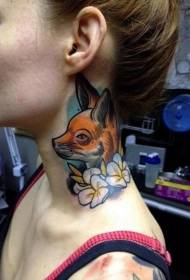 頸部自然色小狐狸和花朵紋身圖案