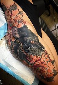 hip peony အနက်ရောင် Panther တက်တူးထိုးပုံစံ