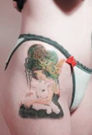 izsmalcināts meitenes iemiesojumu tetovējums