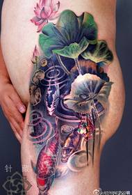 man höft realistisk färg bläckfisk lotus tatuering mönster