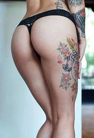 hermosa nalgas moda pequeña flor tatuaje