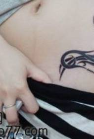 modello di tatuaggio totem classico addome