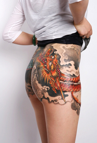 naisten hip-lohikäärme tatuointikuvio